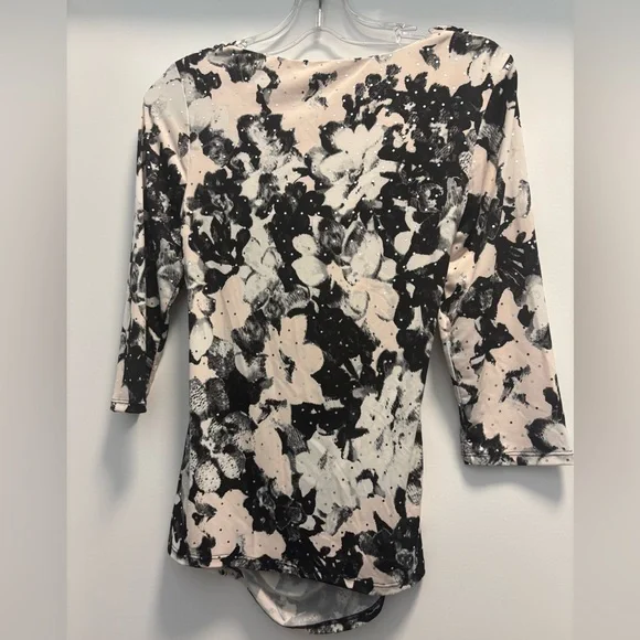 Abstract Print Women's Top - Picture 2 of 6